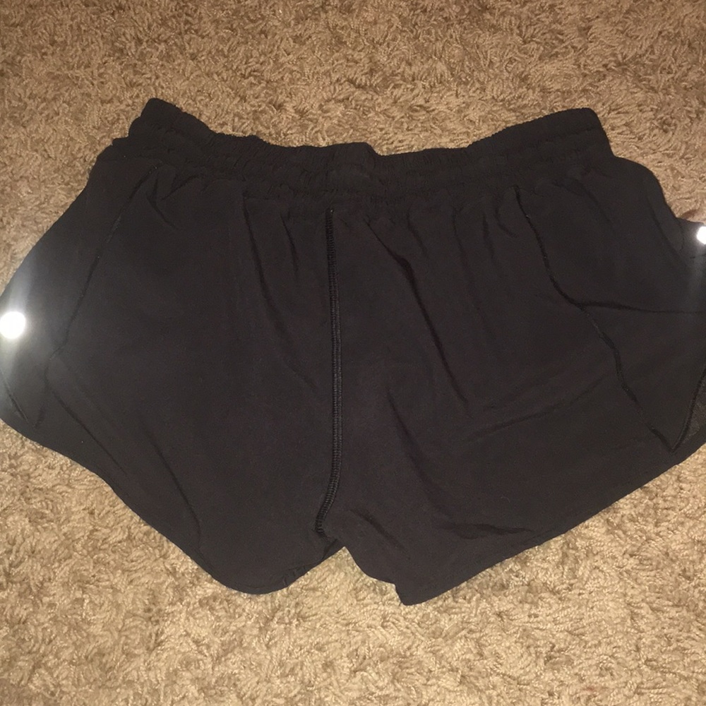 Lululemon Hotty Hot shorts 2.5